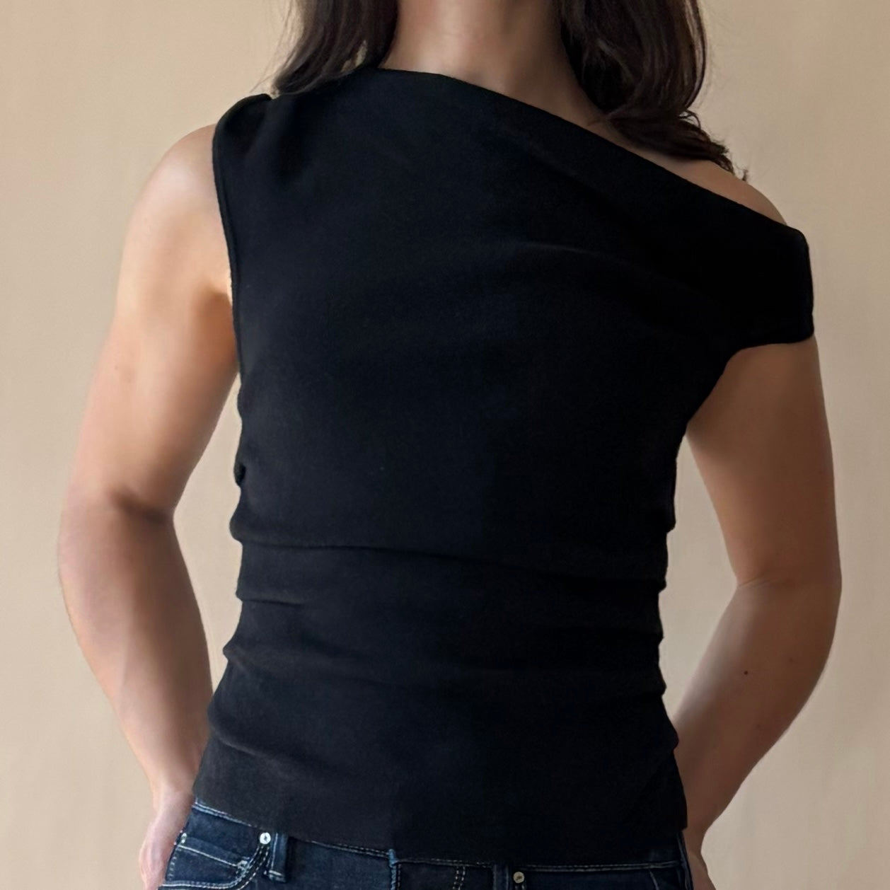 Salone Asymmetrical Top