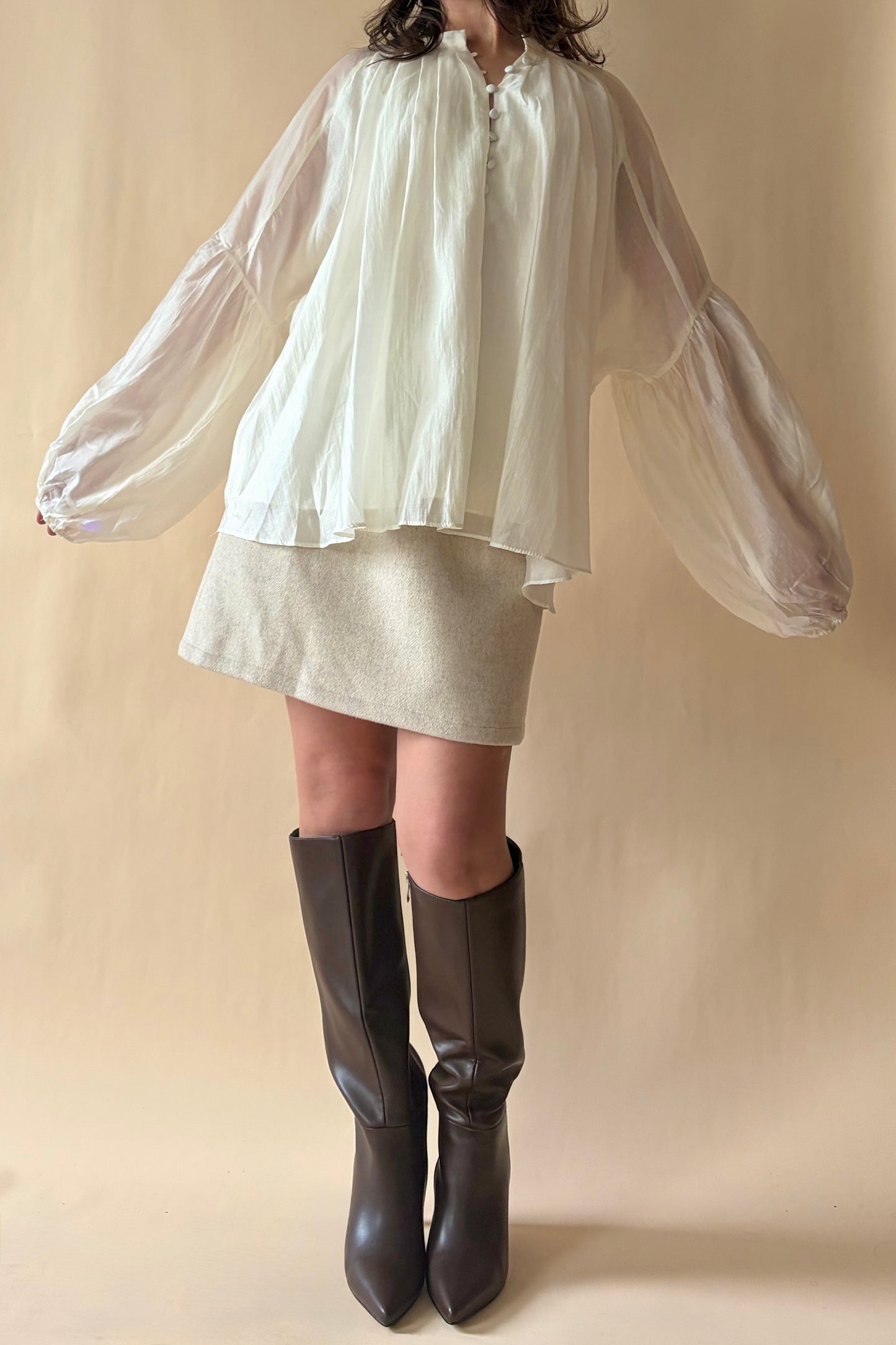 Dove Balloon Sleeve Blouse